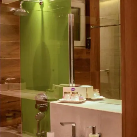 Center Accross Bbi Shopping Mall Lägenhet