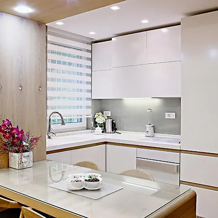 Center Accross Bbi Shopping Mall Lägenhet *