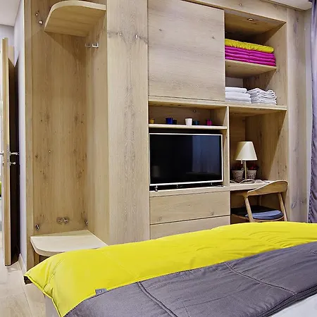 Lägenhet Center Accross Bbi Shopping Mall