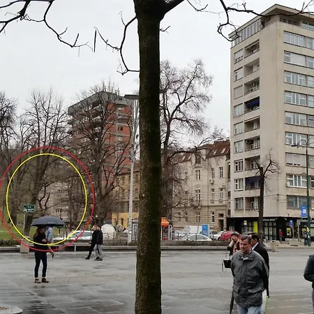 Center Accross Bbi Shopping Mall Lägenhet